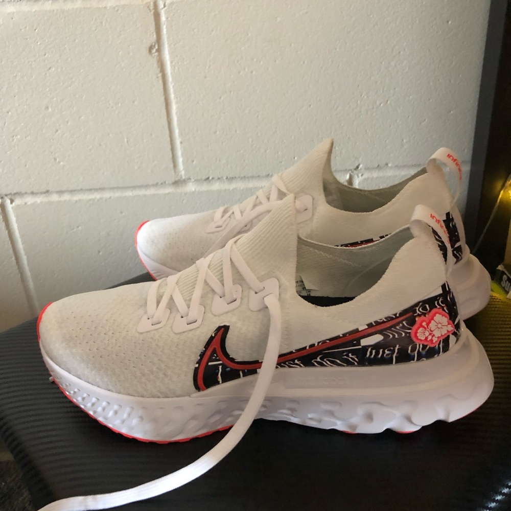 BRAND NEW Nike infinity react tennis shoes usually original price = $160+